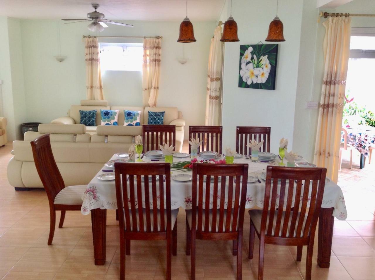 Fayruz Villa Is A 3 Bedroom, 3 Bathroom Detached House With Ac And Swimming Pool 5 Minutes Walk From Flic En Flac Public Beach Exteriér fotografie