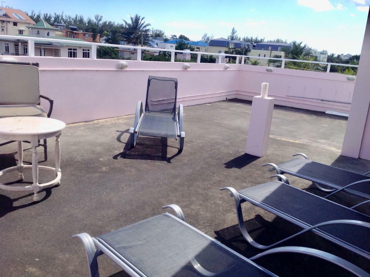 Fayruz Villa Is A 3 Bedroom, 3 Bathroom Detached House With Ac And Swimming Pool 5 Minutes Walk From Flic En Flac Public Beach Exteriér fotografie